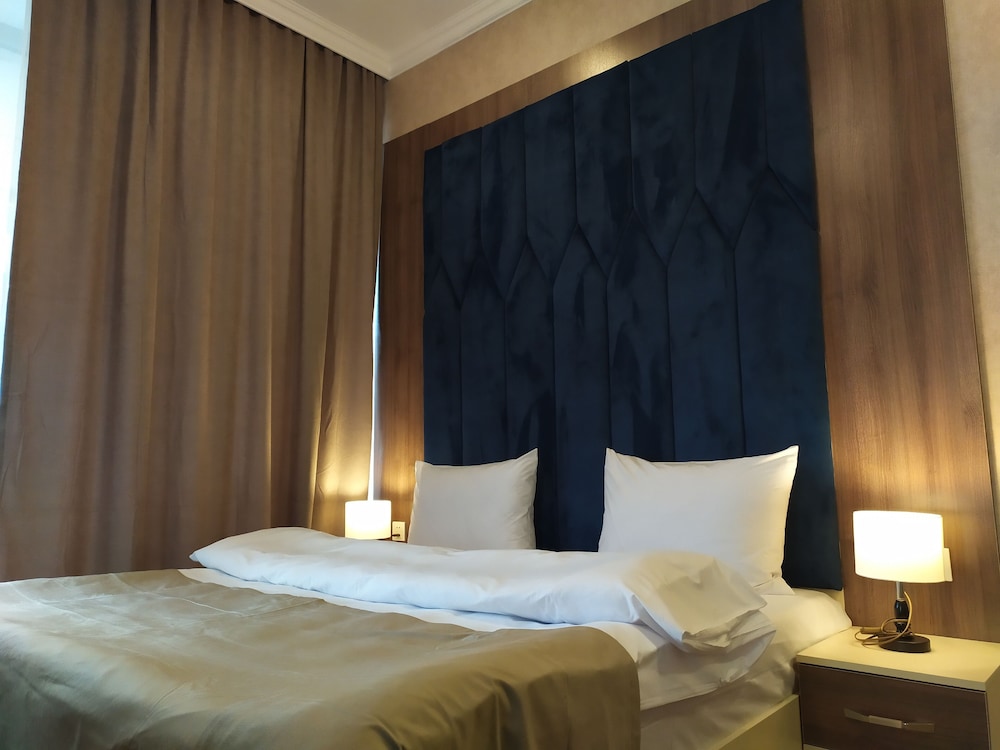 Superior Triple Room, 1 Bedroom, Non Smoking, City View photo 1