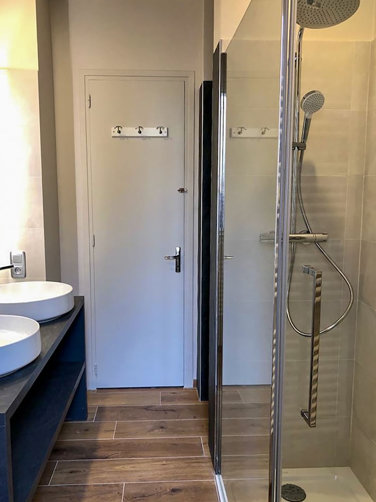 Comfort Apartment, Private Bathroom (Côté Jardin) photo 3