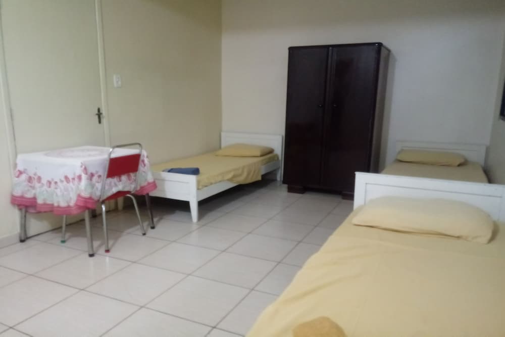 Triple Room, 3 Twin Beds photo 3