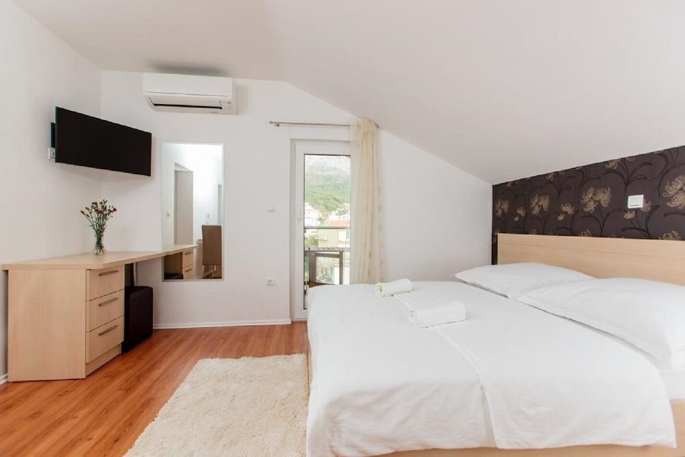 Studio (Ante - mountain view and sea view - S)