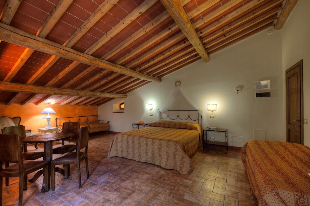 Superior Quadruple Room photo 3