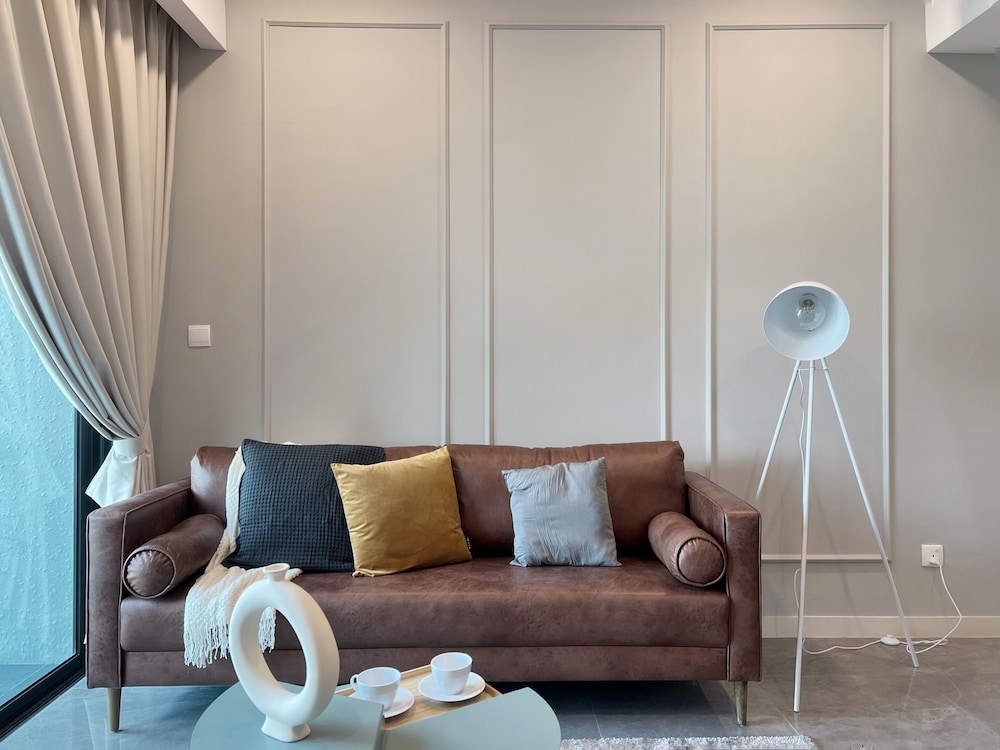 Designer King Suite