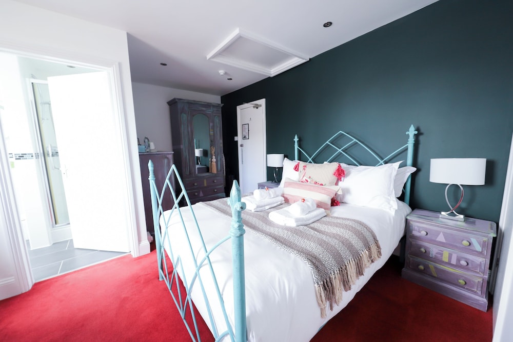 Superior Double Room, Ensuite (Large Double) photo 3