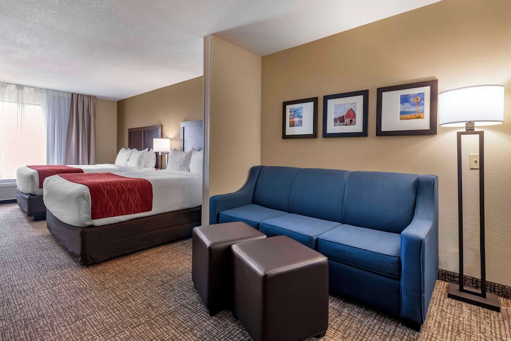Suite, Multiple Beds, Non Smoking - Photo 5