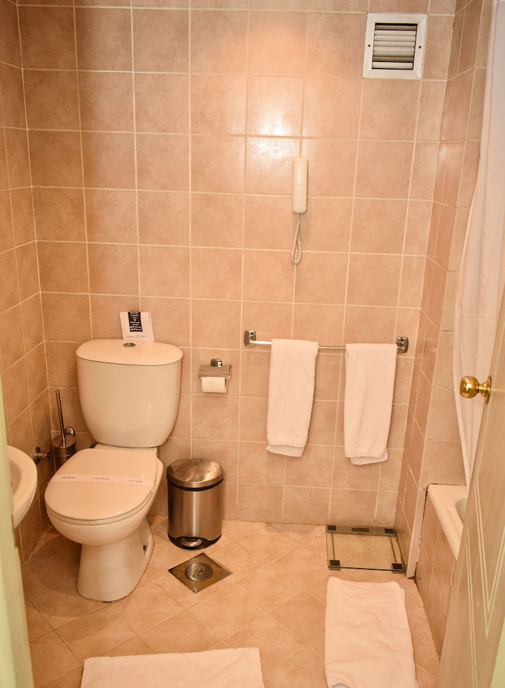 Executive Suite thumbnail 6