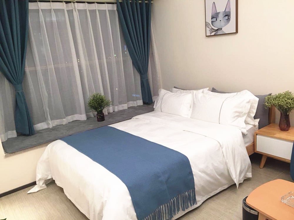Deluxe King Room photo 1