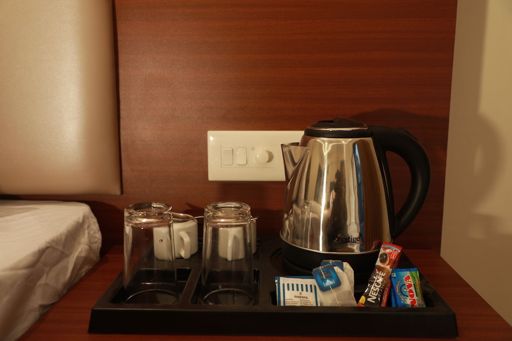Deluxe Double Room with Balcony - Photo 7