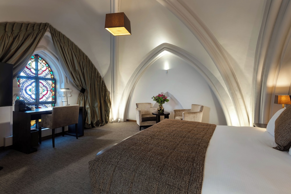 Deluxe Studio Suite - Photo 11