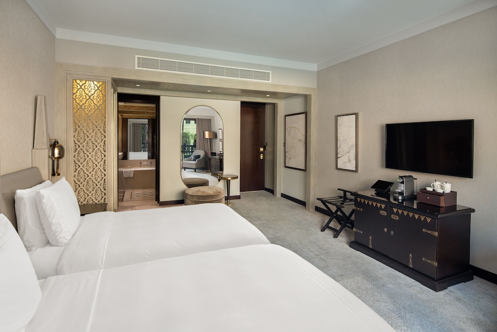 Deluxe Lake View Room - Photo 3
