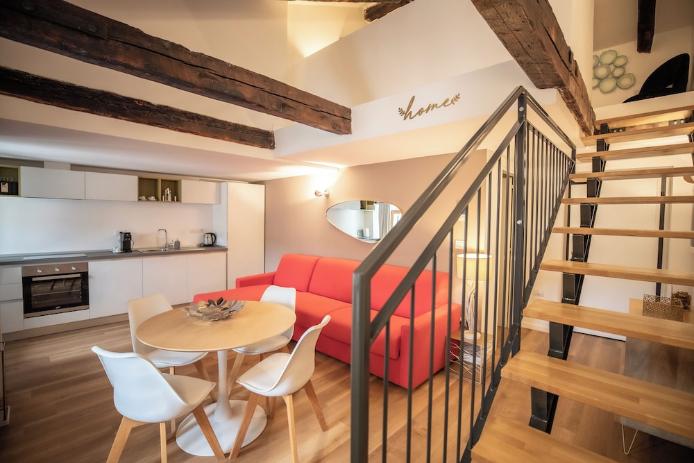 City Lodge Duplex Vista Piazza Annex - Piazza Unita - Photo 4