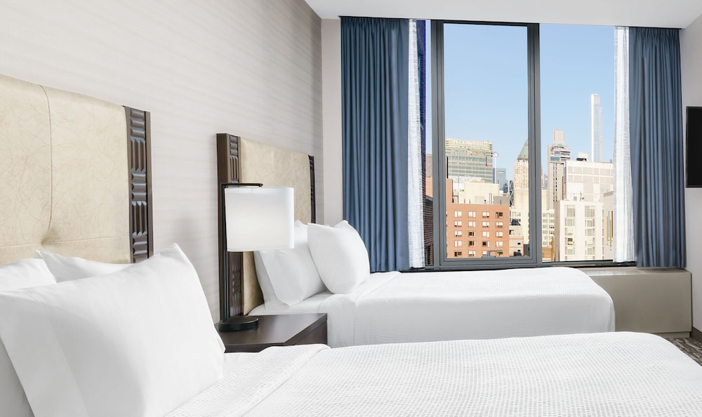 Room, 2 Double Beds, City View thumbnail 6