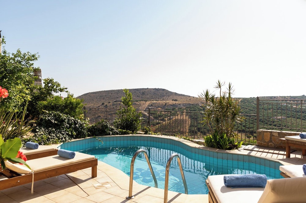 Traditional Villa, Private Pool, Partial Sea View