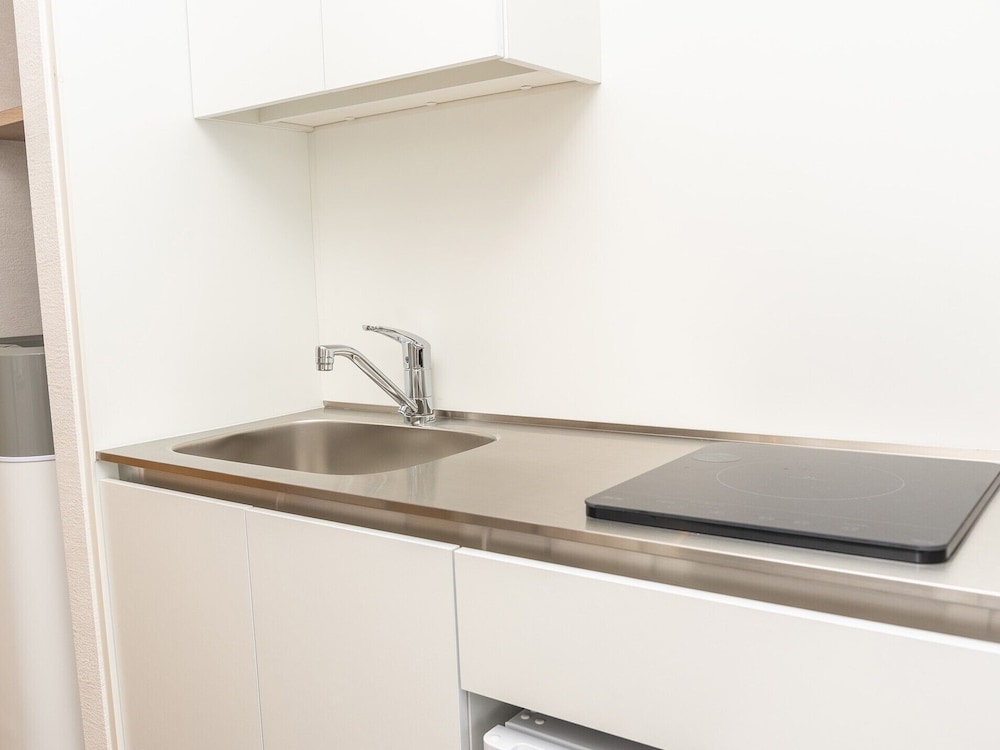 Double Room, Non Smoking (with Washing Machine and Kitchen) - Photo 8