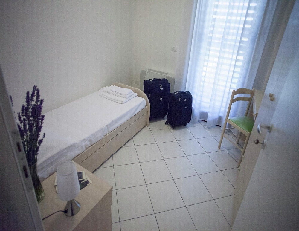 Apartment photo 2