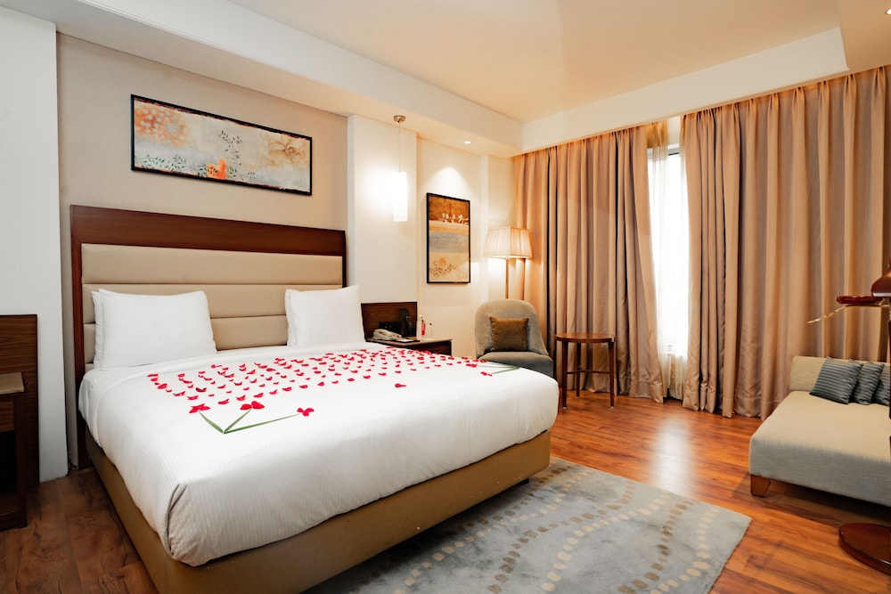King Guest Room City View