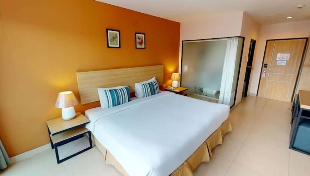 Superior Room, 1 King Bed - Photo 1