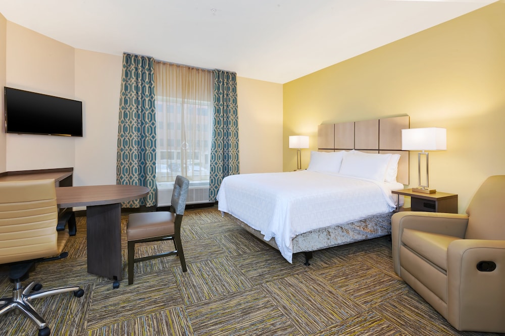 Studio Suite, 1 Queen Bed, Accessible (Communication, Roll-In Shower) - Photo 2