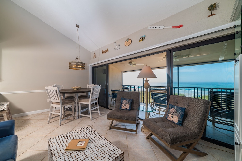 Beachfront Condo photo 2