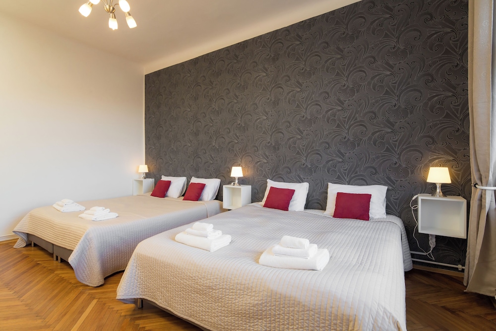 Family Apartment, 1 Bedroom, Non Smoking, Garden View