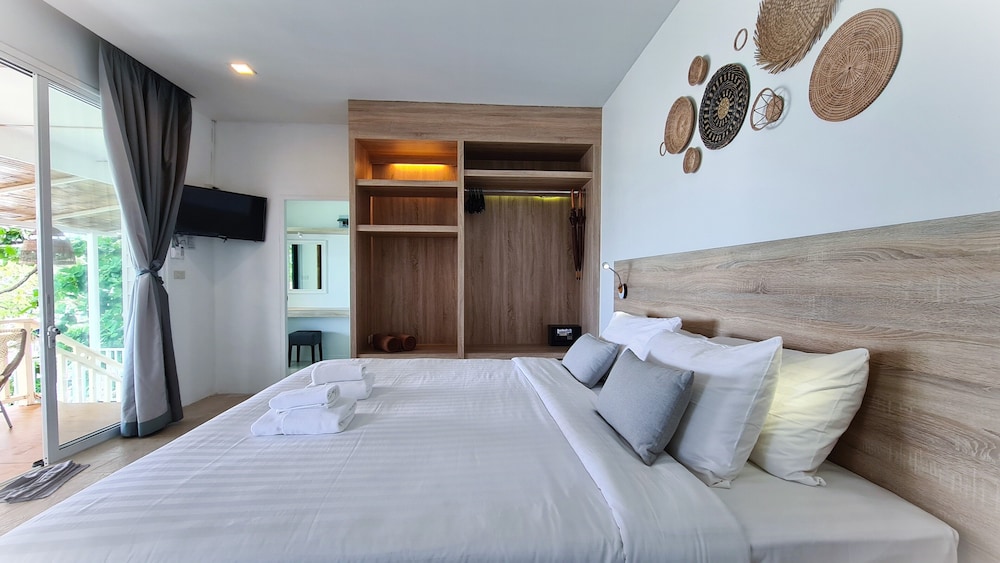 Presidential Villa, 1 King Bed, Ocean View photo 3