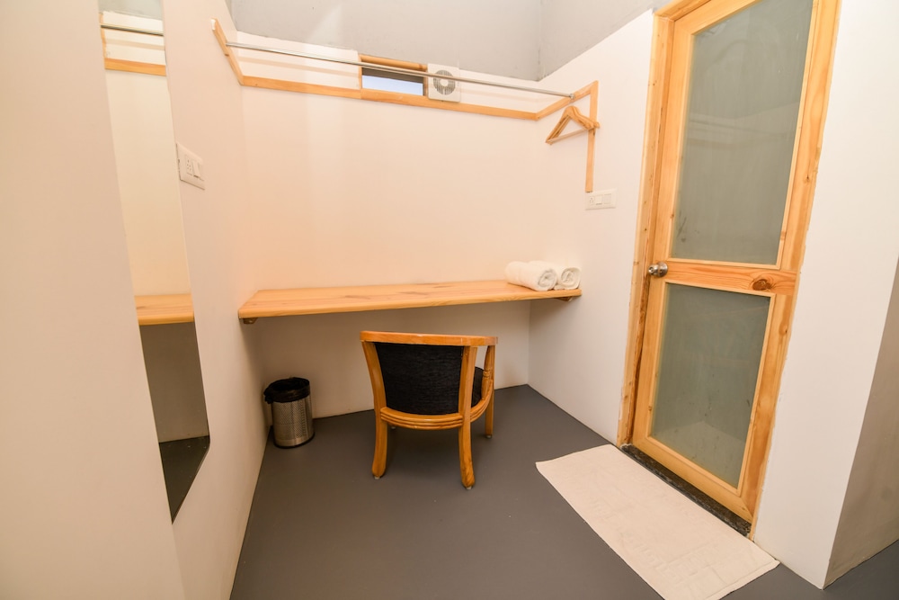 Deluxe Room - Photo 10