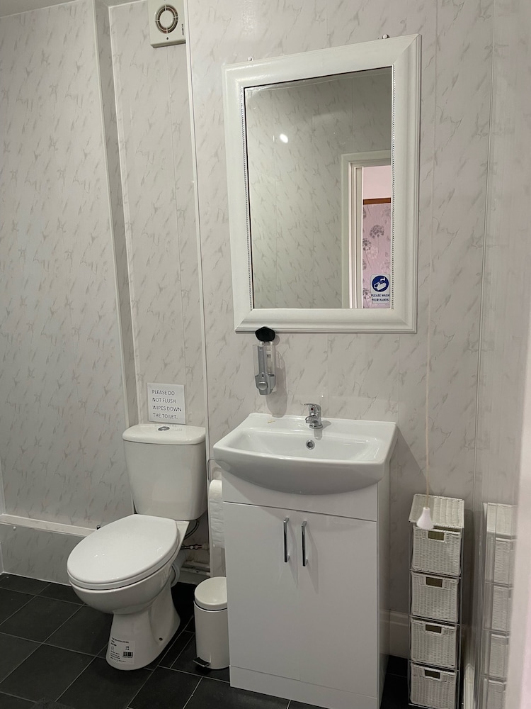 Double Room, Ensuite (Room 2) photo 2