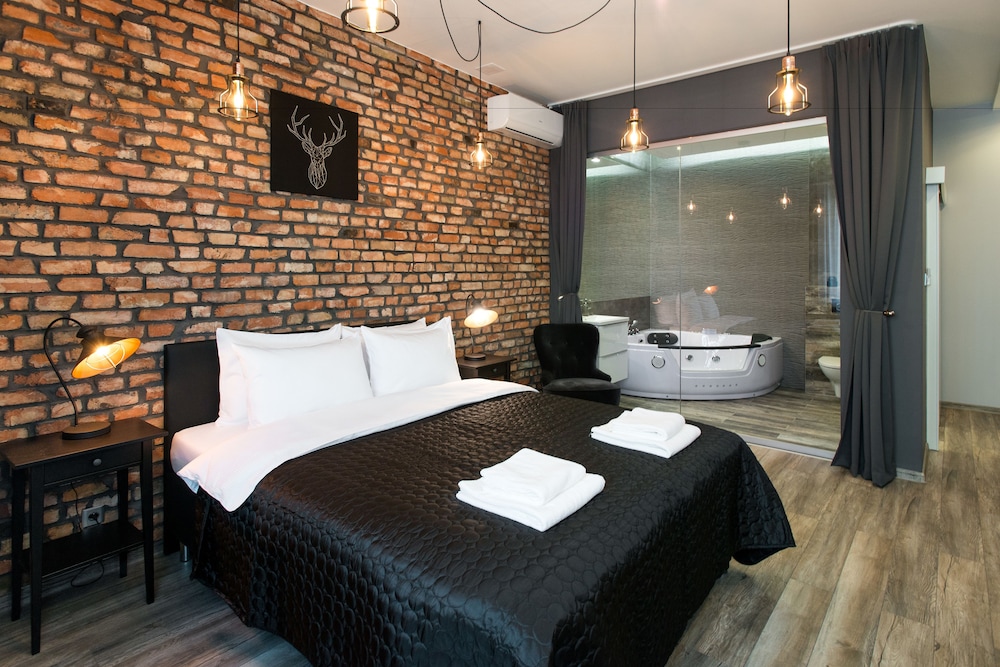 Deluxe Double Room, 1 Queen Bed, Hot Tub photo 1