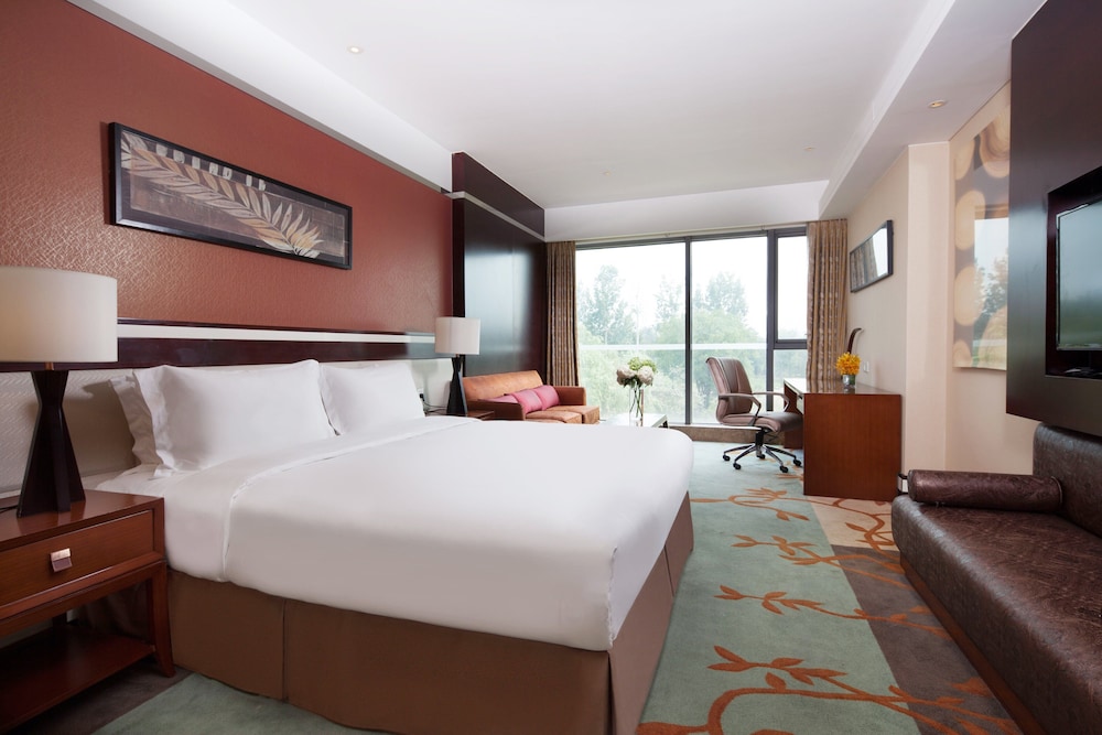 Standard Room, 1 King Bed, Garden View