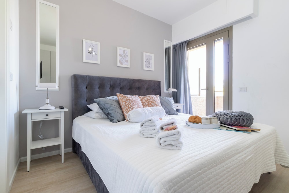 Executive Apartment, 3 Bedrooms, City View photo 2