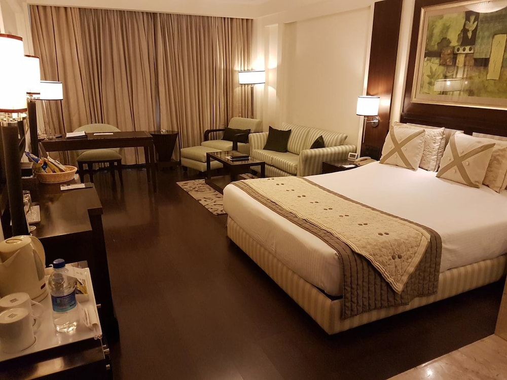 Room, 1 Double Bed, Smoking, City View photo 3