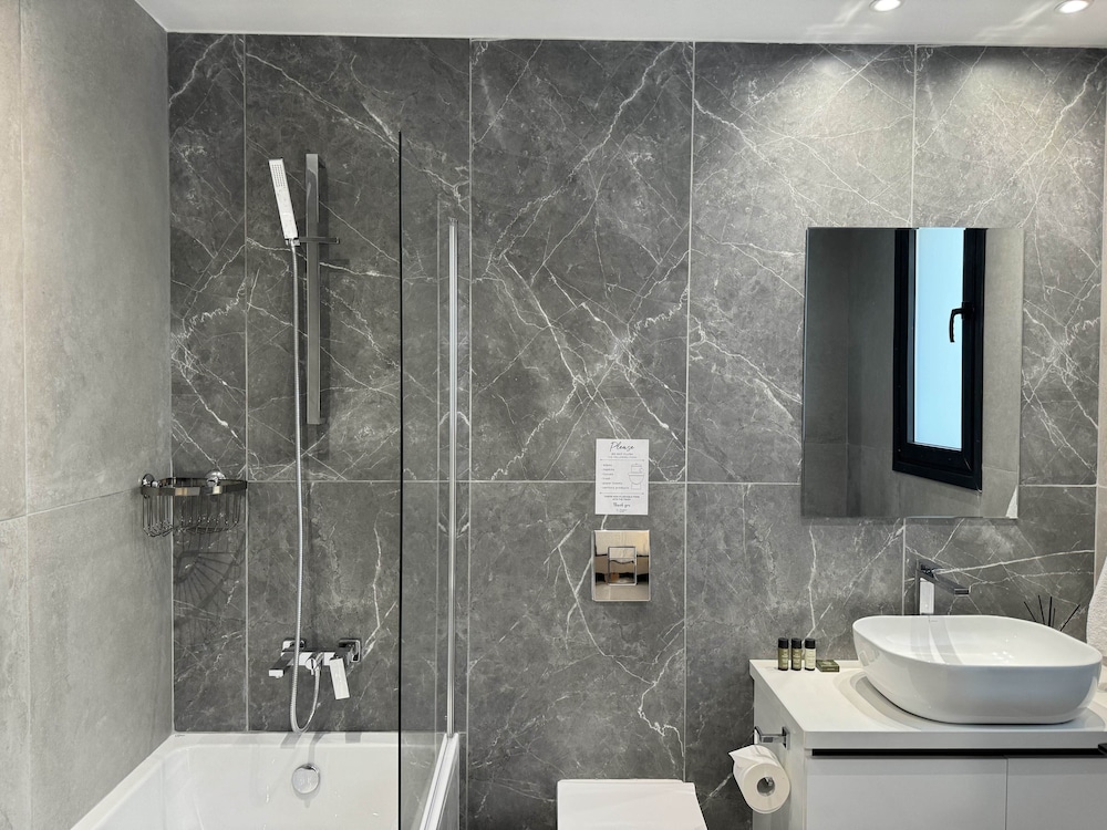 Luxury Apartment photo 3