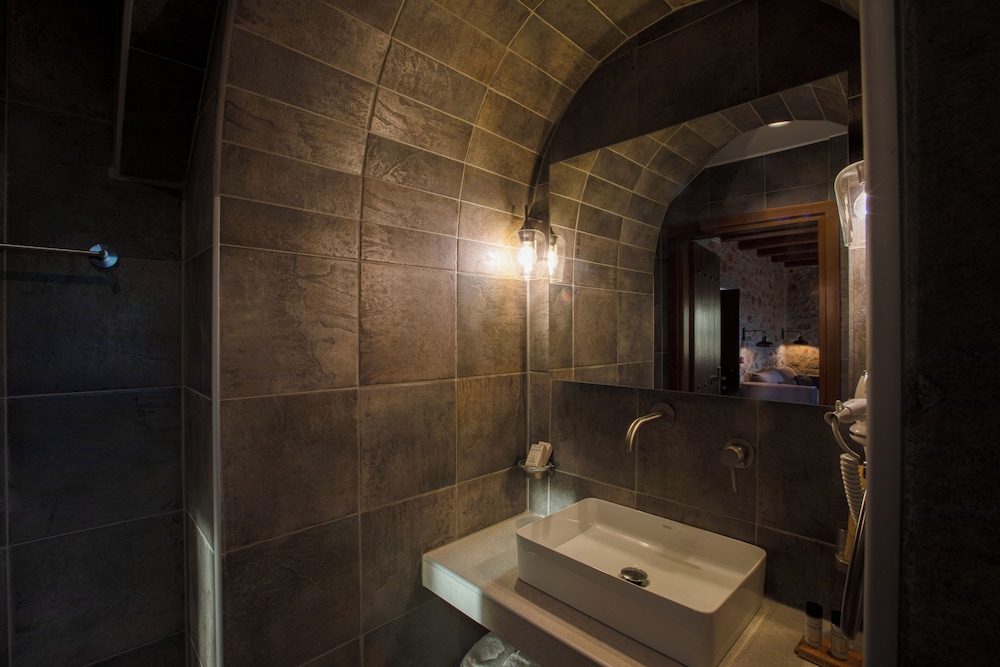 Anemos Tower Suite photo 2