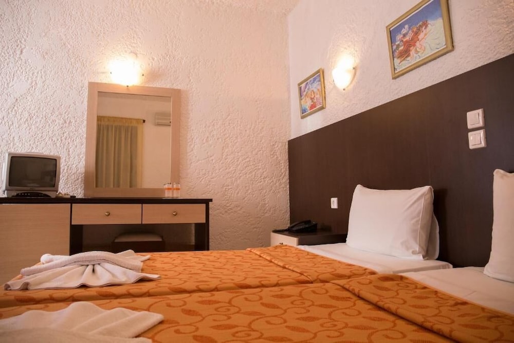 Basic Double Room Single Use photo 2