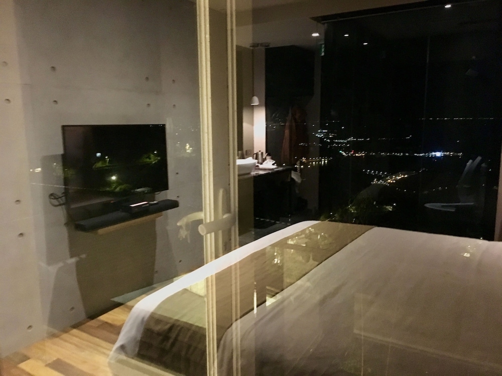 Premier Double Room, 1 Queen Bed, Balcony, Ocean View photo 1