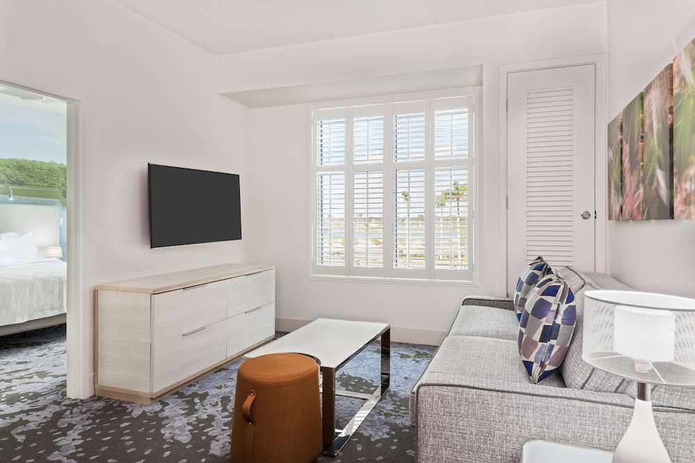 Suite, 2 Queen Beds, Accessible, Non Smoking (Hearing) photo 3