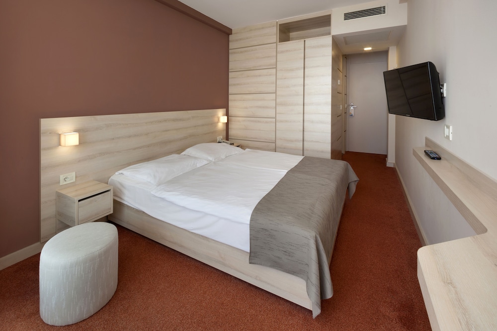 Superior Room With Balcony, Sea View- Extra Bed