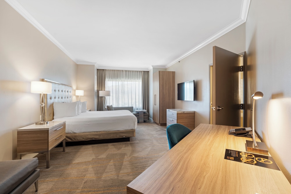 Superior Suite, 1 King Bed photo 1