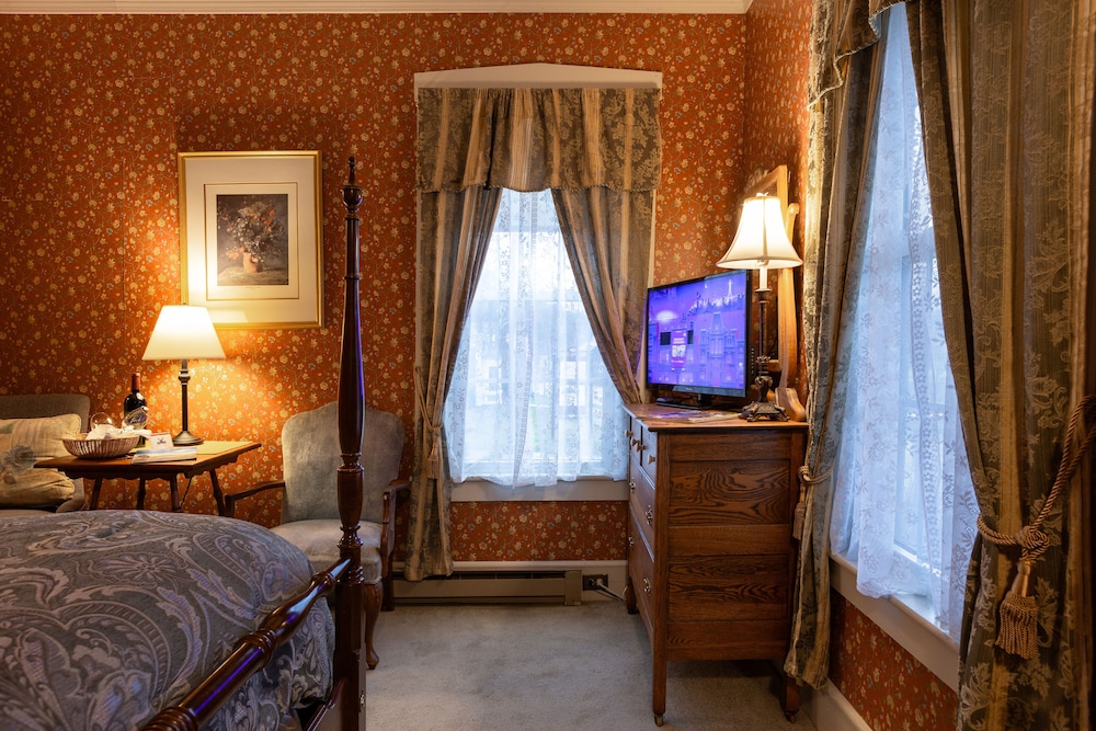 Standard Room, 1 Queen Bed, Mountainside photo 2