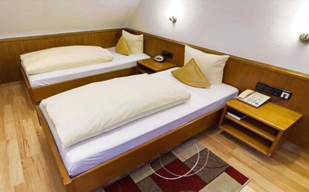 Basic Twin Room