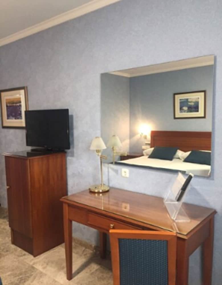 Superior Double or Twin Room - Photo 2