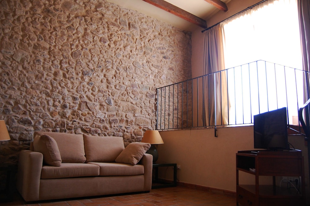 Standard Double Room - Photo 12