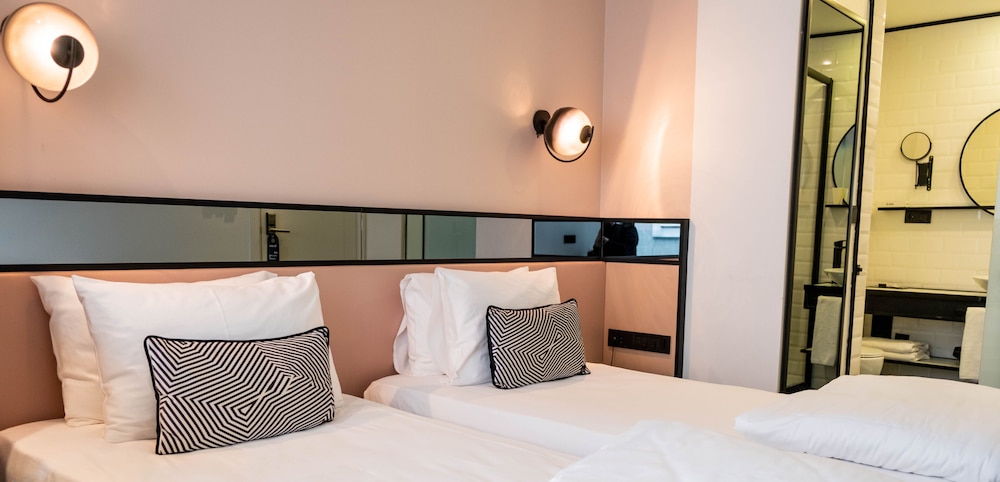 Standard Twin Room photo 2