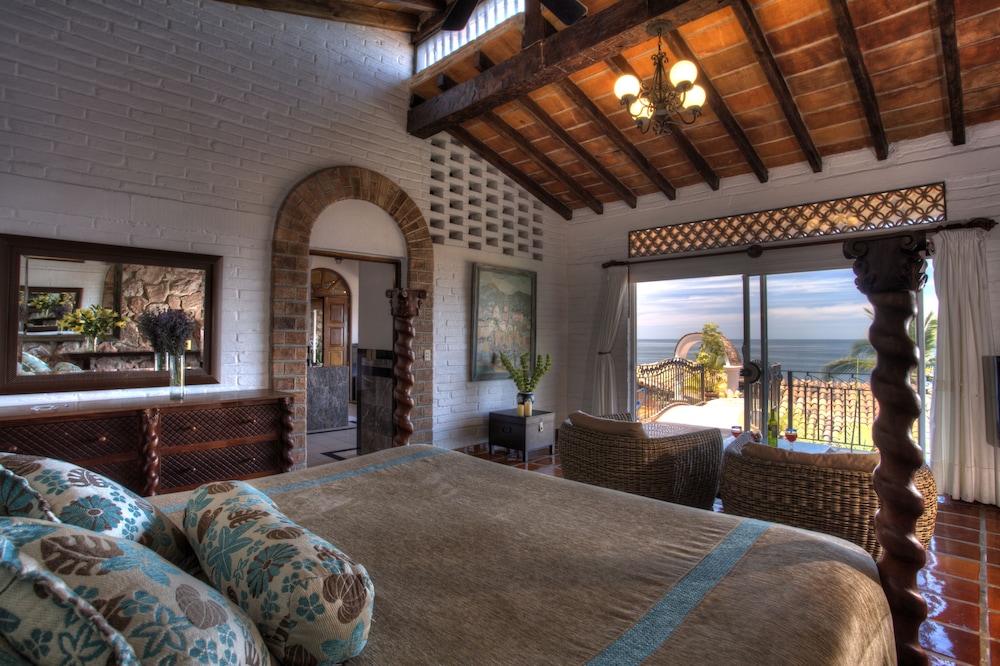 Romantic Villa, 5 Bedrooms, Private Pool photo 3