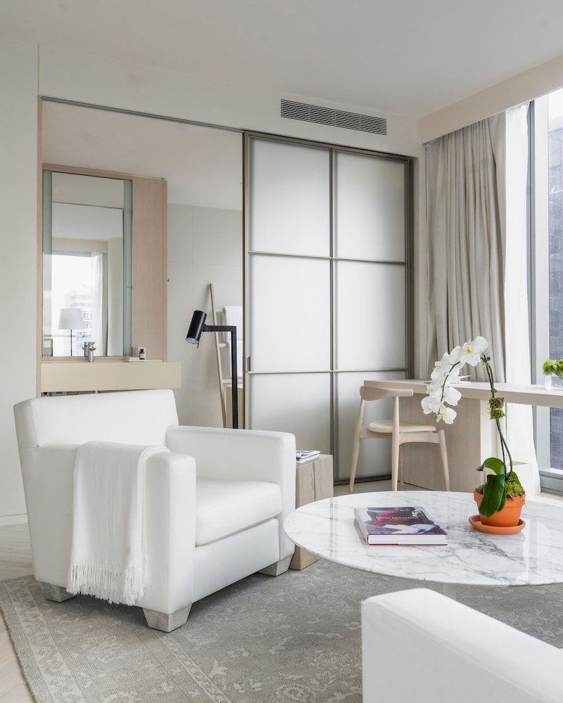 Premier Suite, 1 King Bed (Balcony)