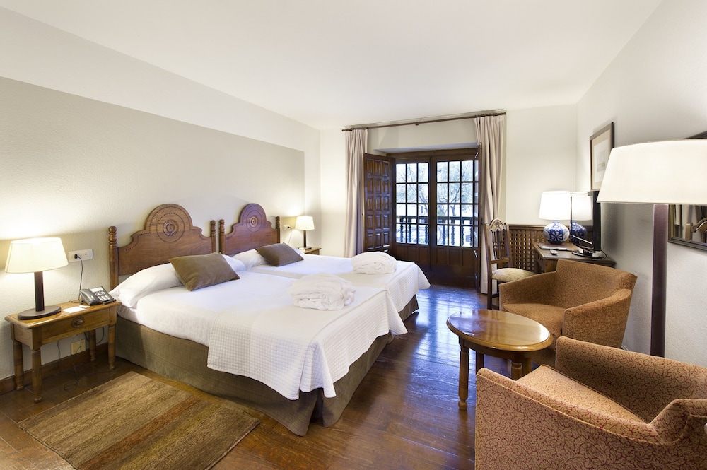 Superior Twin Room, 2 Twin Beds - Photo 1