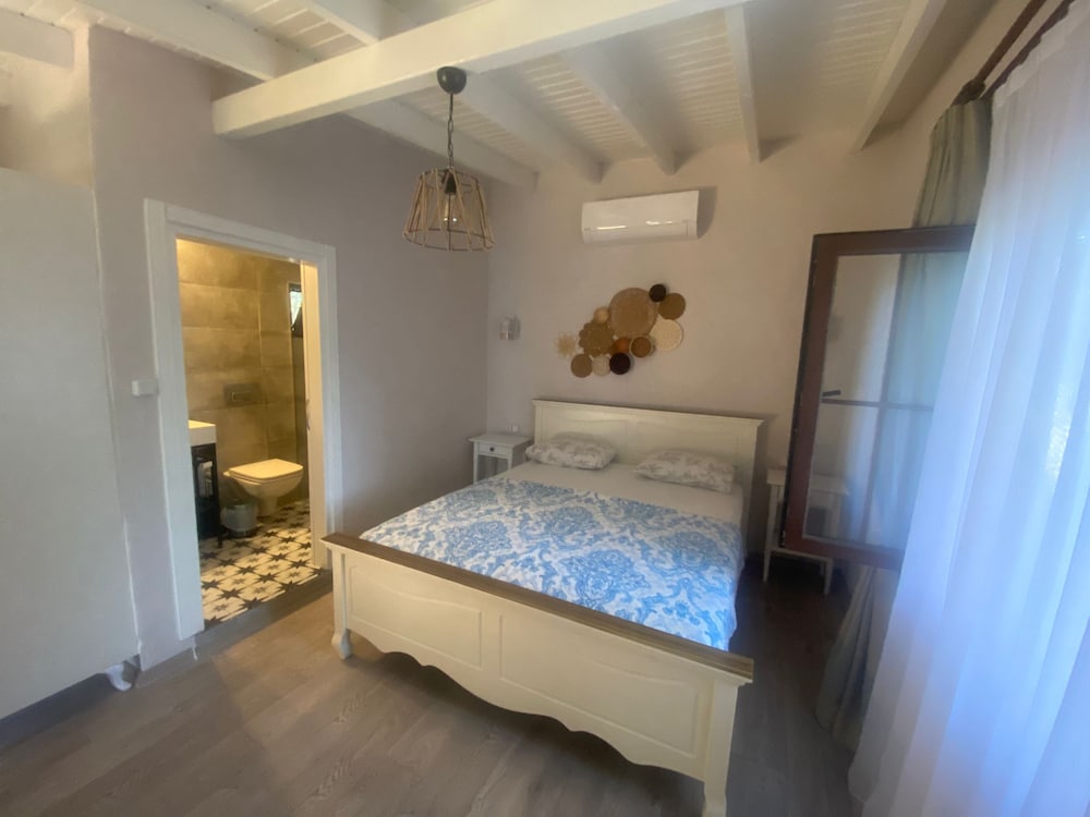 Deluxe Double Room, Garden View