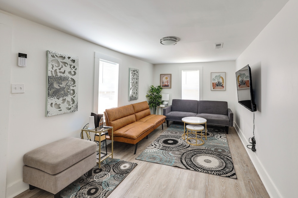 House (2 Bedrooms)