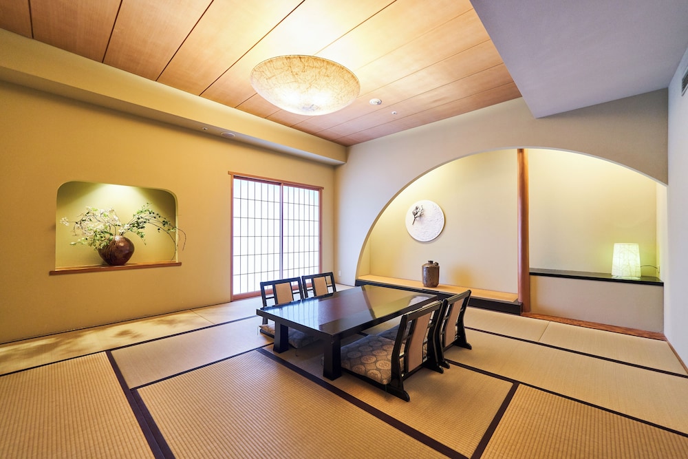 Small Japanese Room, Non Smoking (Cannot request bed type) photo 3