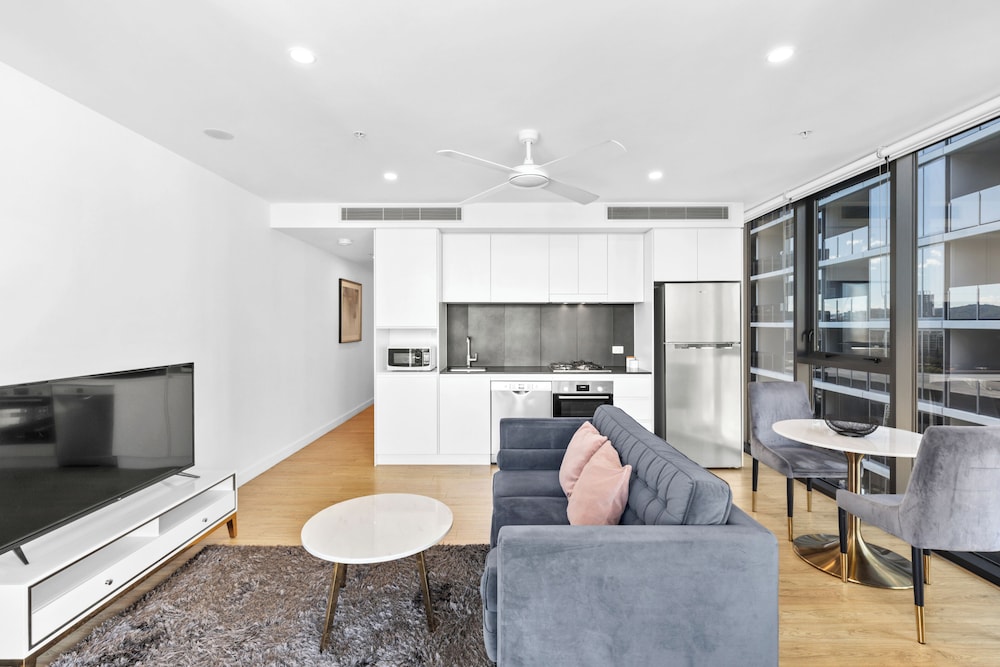 1 Bedroom Apartment - Photo 11