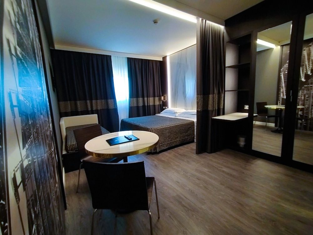 Executive Double or Twin Room - Photo 1